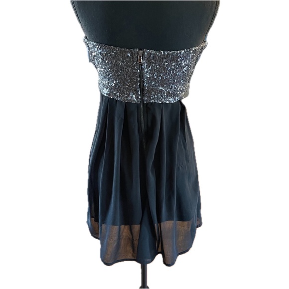 cocktail dress - Picture 2 of 4